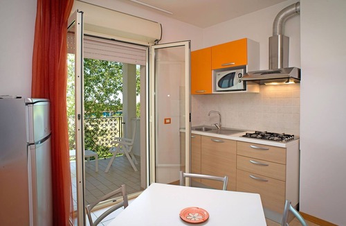 Tortoreto Lido Apartment | Nice apartment for 4 guests with pool, WIFI, A/C, TV, terrace and pets allowed