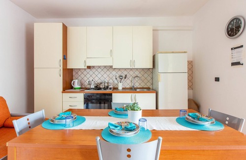 Specchiolla Apartment | Nice apartment with WIFI, A/C, TV, patio, pets allowed and panoramic view, close to Ostuni