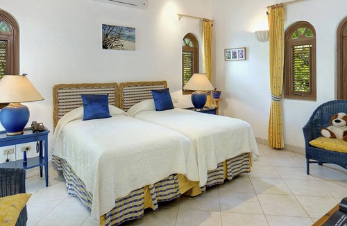 Mount Standfast House | Oceana maximises the benefits of its superb position with the enjoyment of tropical living.