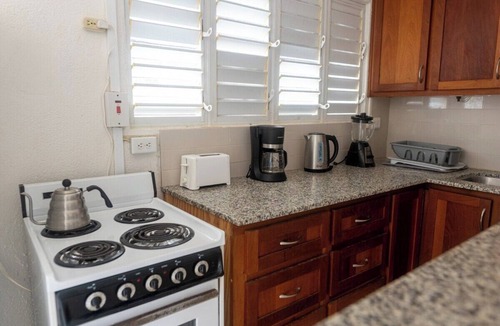 Inch Marlowe Villa | Oceanfront retreat in with AC and pool