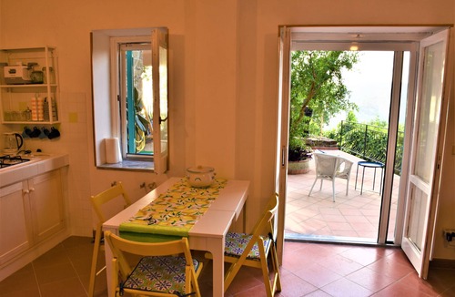 Perdifumo Apartment | Panoramic Apartment for 4 Guests
