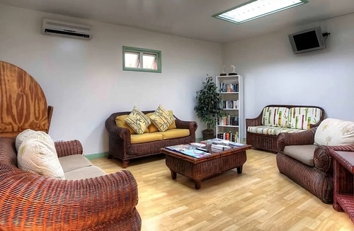 Rendezvous House | Peaceful Spacious Room w/Living Area | Free Parking Available