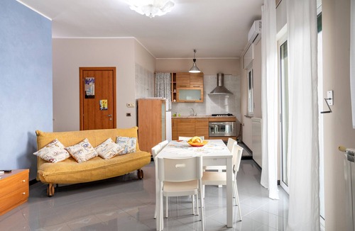 Leporano Marina House | Pet-Friendly Holiday Home "A casa di Pietro Sei" with Sea View, Garden & Wi-Fi