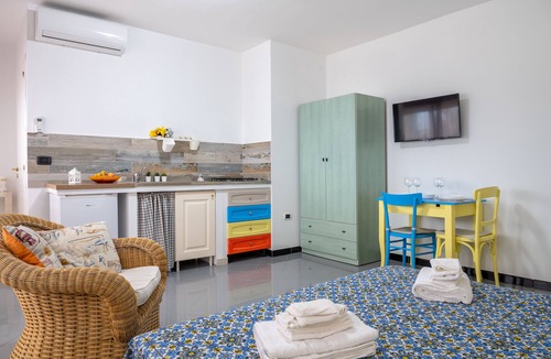 Leporano Marina House | Pet-Friendly Holiday Home "A casa di Pietro Due" with Sea View, Garden & Wi-Fi