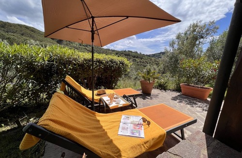 Castagneto Carducci Cottage | "Piccola" rustic cottage, garden, sea view, 6 km to the sea