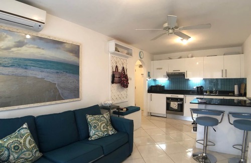 Lascelles Apartment | pied-a-terre, stunning, close to the Holetown beach and amenities