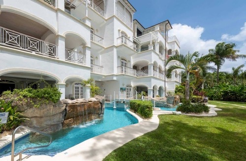 Old Trees Bay Apartment | Please Inquire Before Booking – Luxury Villa