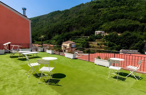 Dragonea Apartment | Queen Room with Garden View, Shared Terrace, Wi-Fi and Air Conditioning