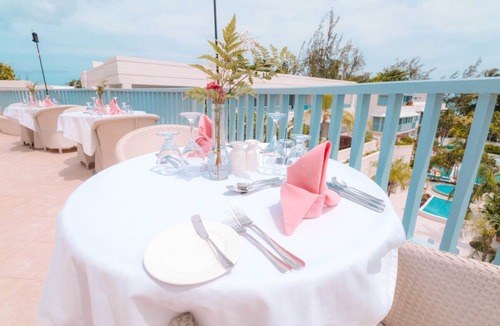Hastings House | Relax and Unwind! 3 Large Units w/ Balcony! Short Drive to Church Village Green!