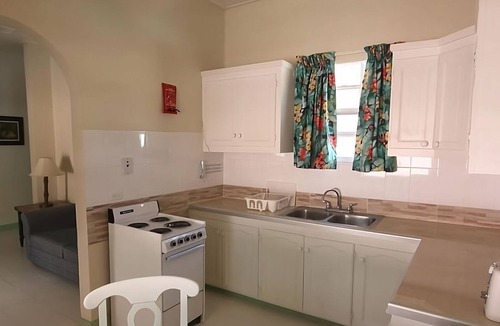 Rendezvous House | Relaxing Accommodation! w/Kitchenette & Balcony! Free Parking & Outdoor Pool