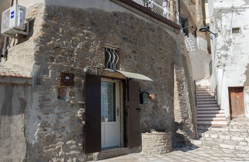 Pomarico Apartment | Relaxing apartment with beautiful views a few kilometers from Matera