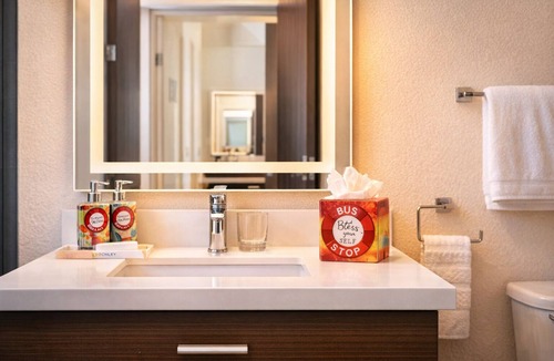 Blue Waters Hotel | Relaxing South Coast Stay | Modern Amenities, Pool & Prime Location