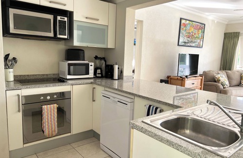 Rendezvous House | Rockley Orange Hill - by Zenbreak