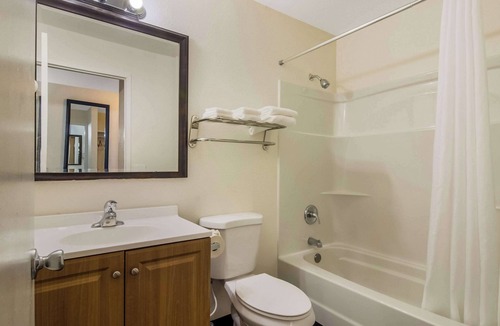 Enumclaw Hotel | Rodeway Inn Enumclaw Mount Rainier-Crystal Mountain Area