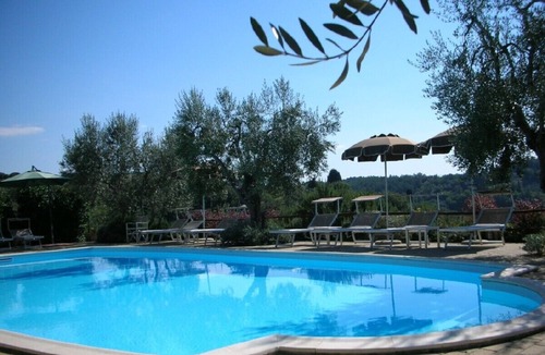 Poggibonsi Apartment | RONDINE: Peaceful farmhouse close to Tuscany 's treasures, 1mile from shops far