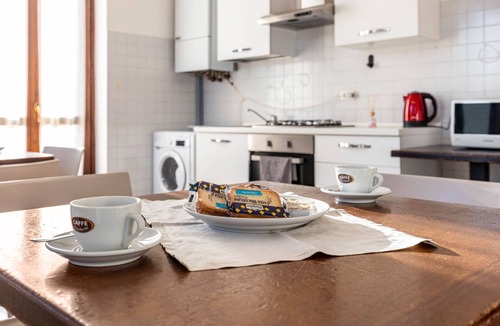 Pizzoletta Apartment | Room 'Tripla Basic' with Shared Terrace, Wi-Fi and Air Conditioning