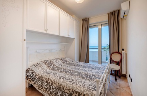 Municipio 3 Apartment | ‘Rosato 14-Balcone Sul Mare’ Apartment with Sea View, Wi-Fi & Air Conditioning