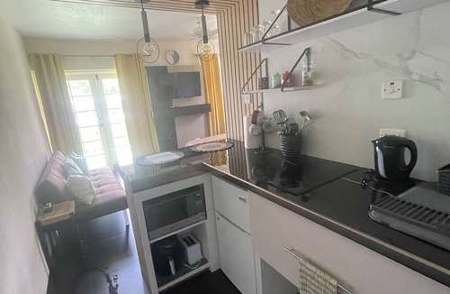 Haggatt Hall Apartment | Ross students Available long term US1800 Monthly 5 mins drive from University