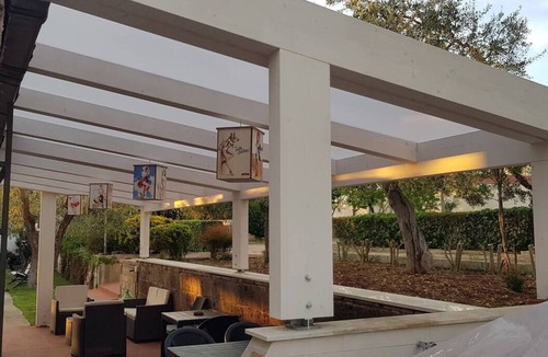 Modugno House | Rural detached house surrounded by greenery, healthy air and plenty of outdoor space.