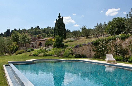 Greve in Chianti House | Rustic farmhouse with beautiful pool, gardens and views in central Tuscany