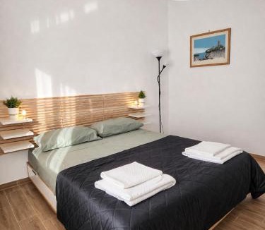 Magazzeno Apartment | Salerno Marina Bay - Modern Apartments with Balcony & Free Parking