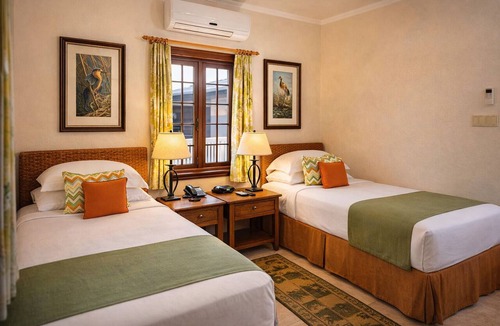 Retreat Hotel | Scenic Maynards Stay | Farley Hill National Park - 4 Miles | 3 Suites