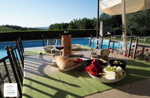 Gaiole in Chianti Villa | Secluded villa between Chianti vineyards, private pool, tennis, large garden