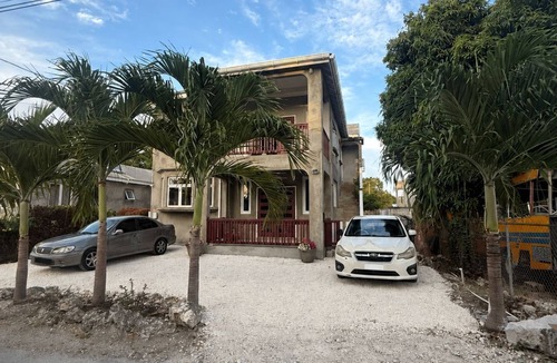 Pine Gardens House | Short Term Embassy Rental or Getaway