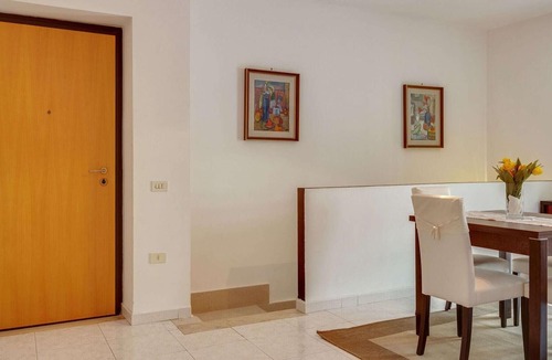 Caserta House | Simplistic Holiday Home in Caserta near Town Centre