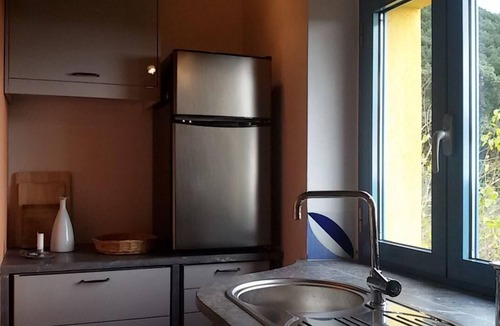 Tortorella Apartment | Small fine bright apartment in the green with sea view