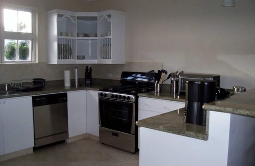 Sion Hill Apartment | South House Top Plantation 2 bed