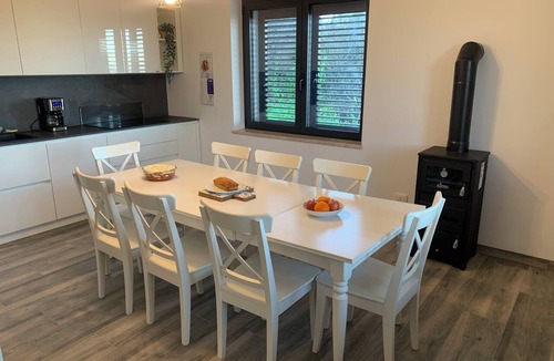 Archi House | Spacious 4-bed house in Archi, Italy-AC and fitness room sleeps 12 private pool