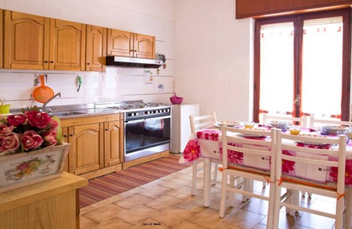 Piazza-Tralia-Pendolo Apartment | Spacious apartment near Amalfi, Sorrento&Pompeii.Special offers for 2 people