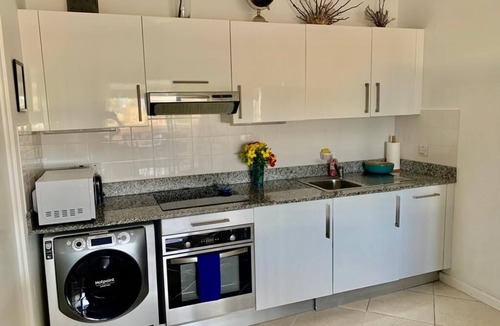 Lascelles Apartment | SPECIAL OFFER MAY -OCTOBER Gorgeous apartment with views over the communal pool