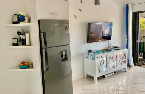 Lascelles Apartment | SPECIAL OFFER MAY -OCTOBER Gorgeous apartment with views over the communal pool