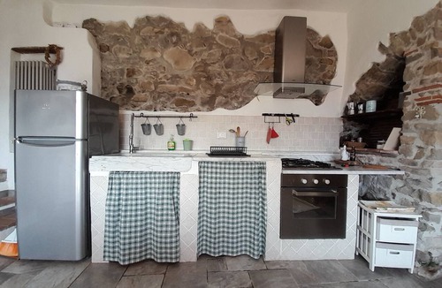 Boveglio House | Stone Rustico with Jacuzzi, Infrared Sauna Escluiva