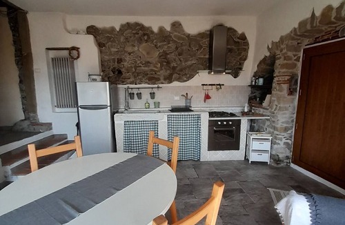 Boveglio House | Stone Rustico with Jacuzzi, Infrared Sauna Escluiva
