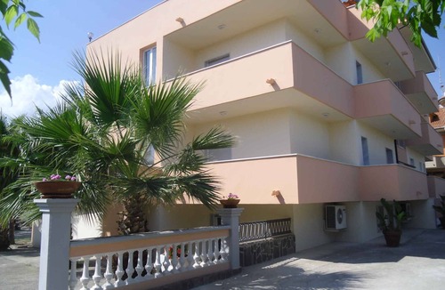 Ascea Apartment | Studio with air conditioning and pool