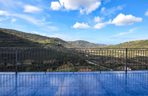 Laureana Cilento Apartment | Stunning apartment in Laureana Cilento with WiFi