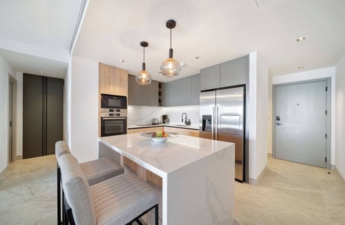 Brighton Apartment | Stunning High Floor Luxury Beachfront Condo - Allure 402