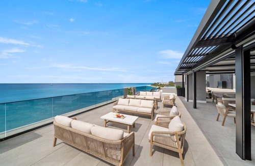 Brighton Apartment | Stunning High Floor Luxury Beachfront Condo - Allure 402