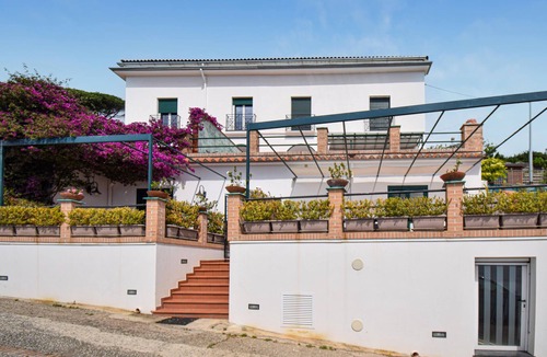 Raito Apartment | Stunning apartment in Vietri sul Mare (Raito with house sea view