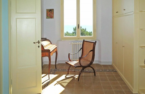 Quercianella Villa | Stunning private villa for 9 people with WIFI, TV, patio and pets allowed