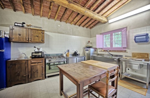 Montecarlo Villa | Stunning private villa with private pool, WIFI, A/C, TV, patio, pets allowed and panoramic view
