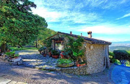 Sesto Fiorentino Villa | Stunning private villa with private pool, A/C, WIFI, TV, veranda, panoramic view, close to Florence