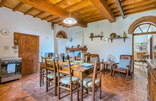 Radda in Chianti Villa | Stunning villa for 6 people with WIFI, TV, terrace, pets allowed and panoramic view
