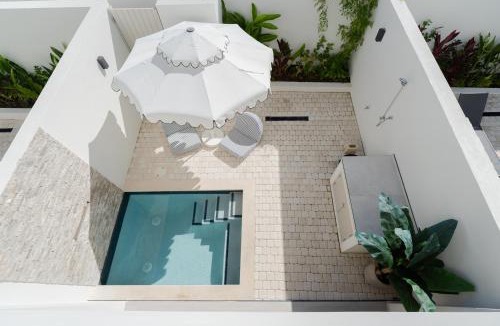 Lower Carlton House | Stylish West Coast 3BR Retreat with Pool Near Beach