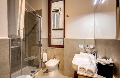 Rione V Ponte Apartment | Suites Giulia