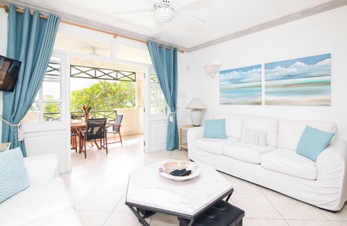 Prospect Villa | Sunset Ocean Views | 3-Bed Villa, Private Terrace, Pool – Steps to Beach