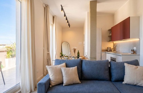 Municipio 2 Apartment | Terrace Penthouse Gargasole SX – Elegant 7th-Floor Retreat with Terrace in Bari